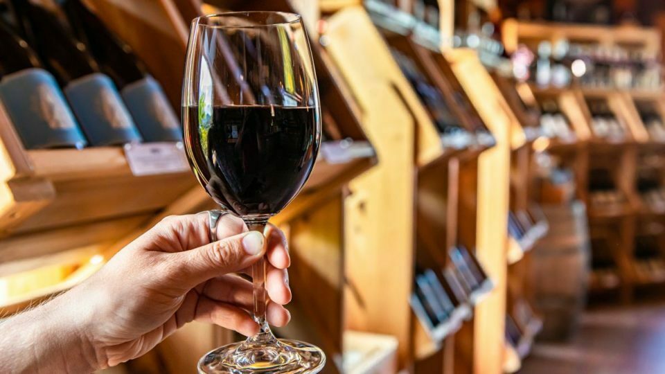 Exportação de vinhos, espumantes e suco de uva dobra em 2021