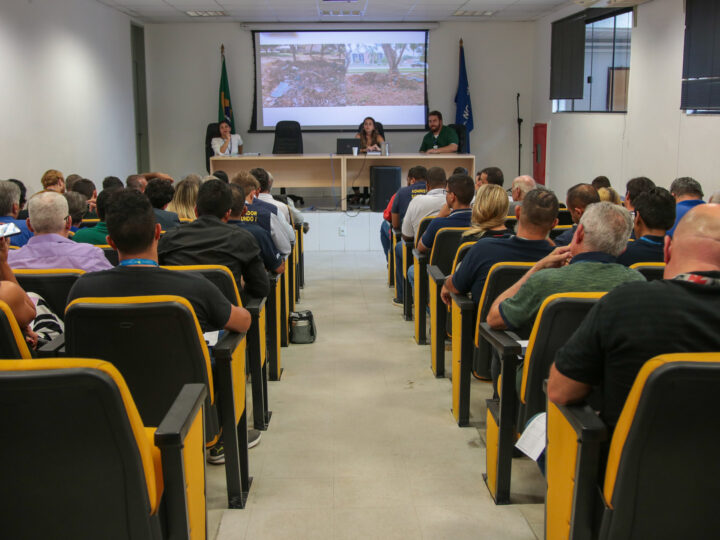 Encontro com administradores das RAs discute recolhimento de resíduo verde