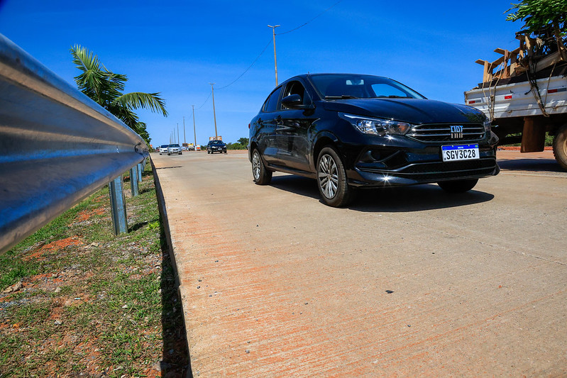 Muretas metálicas começam a ser instaladas na Via Estrutural