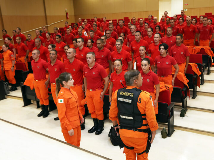 Corpo de Bombeiros tem 300 alunos treinados para o combate à dengue