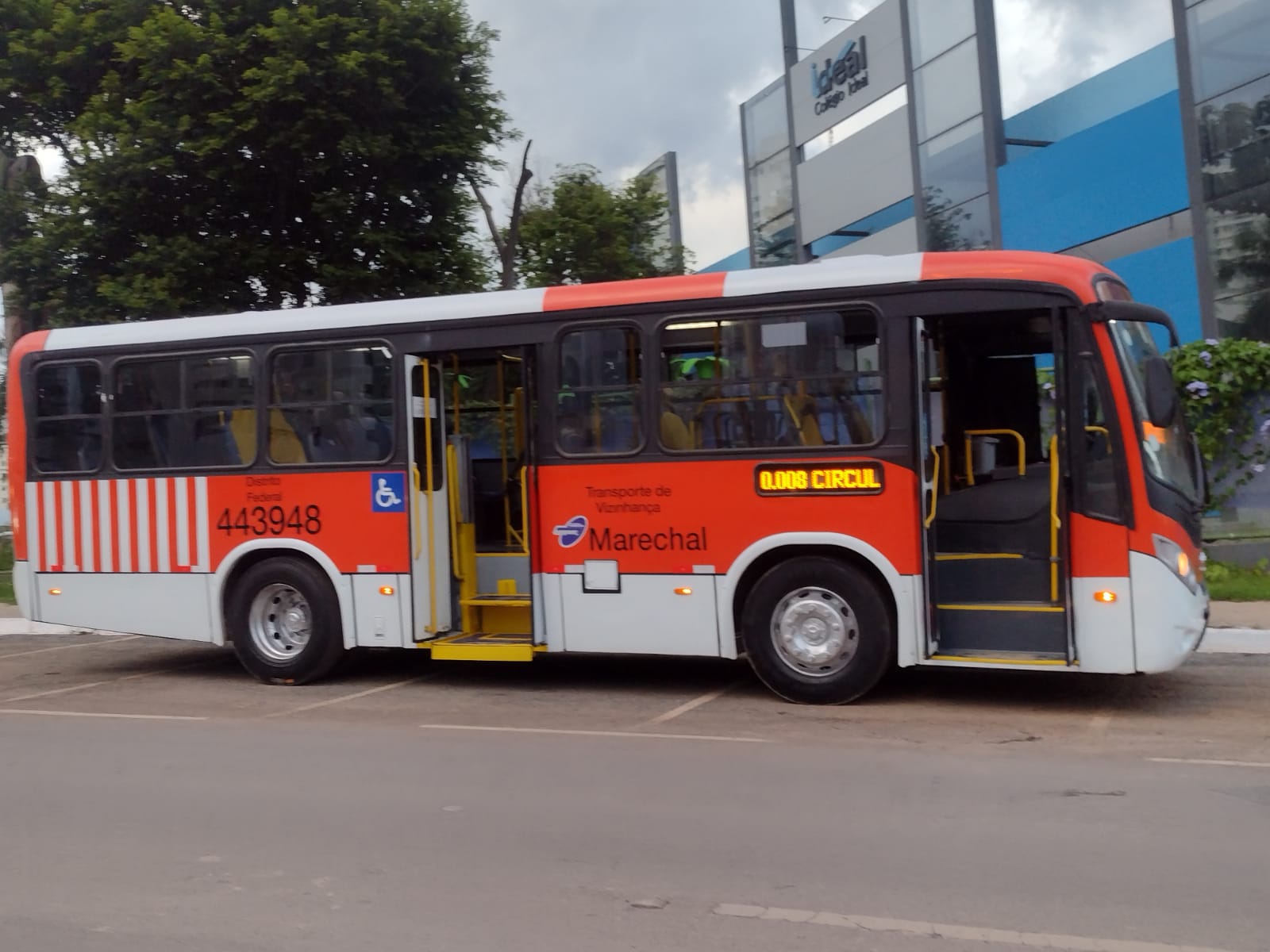 Águas Claras recebe serviço de ônibus do tipo zebrinha