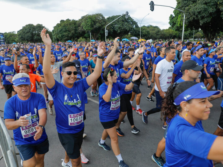 51ª Corrida de Reis reúne 10 mil corredores no coração de Brasília