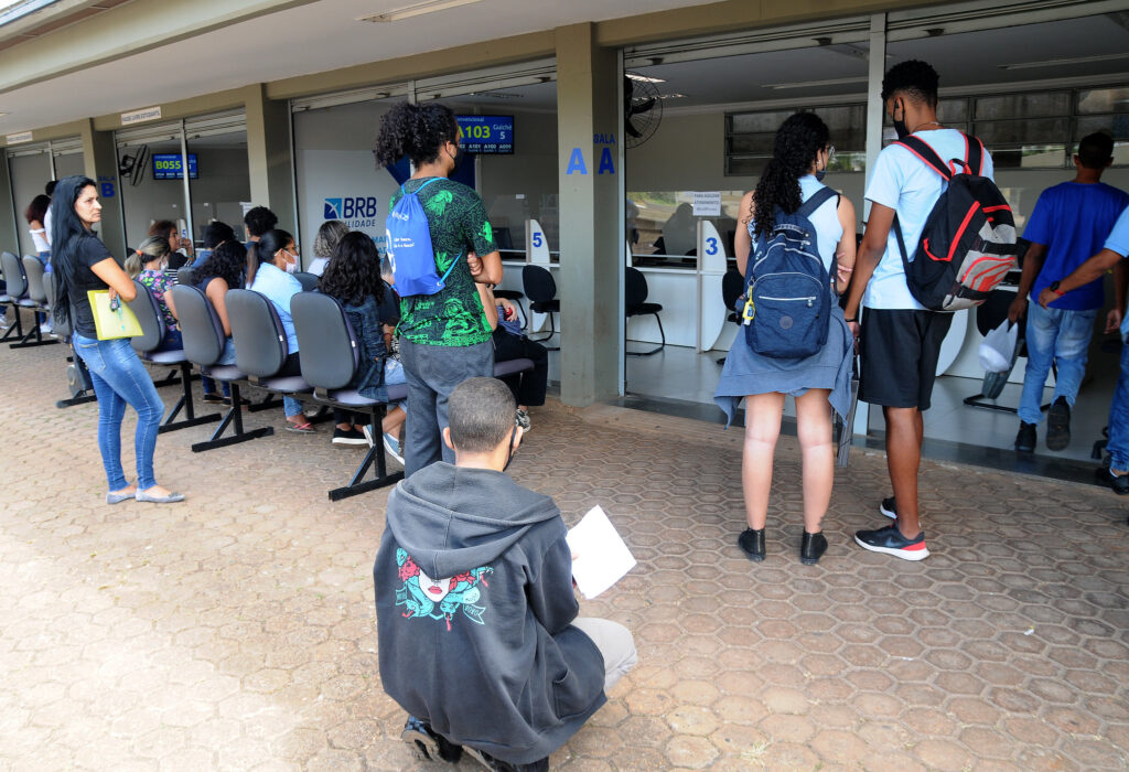 Estudantes devem ficar atentos ao recadastramento no passe livre