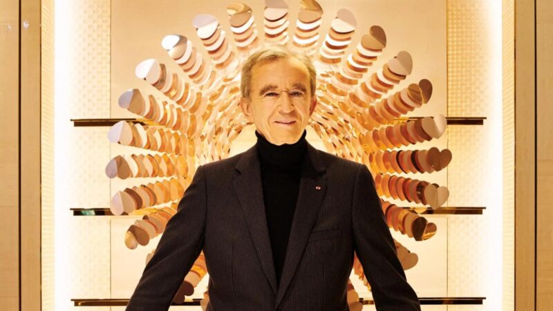 Bernard Arnault ultrapassa Elon Musk e se torna a pessoa mais rica do mundo