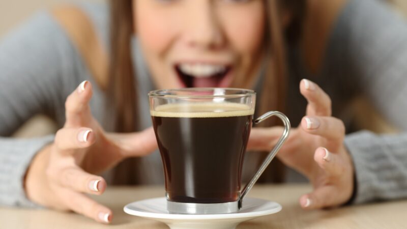 O que acontece quando se para de beber café?