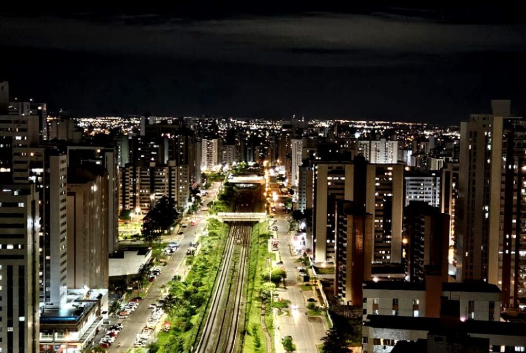 Águas Claras recebe mais 500 luminárias de LED