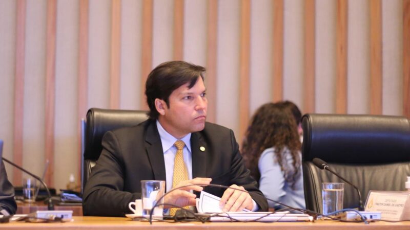Programa Alquimia: Celulares de presídios para estudantes de baixa renda do DF