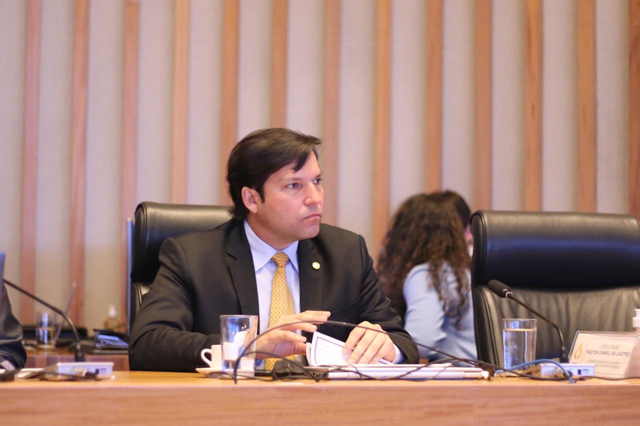 Programa Alquimia: Celulares de presídios para estudantes de baixa renda do DF