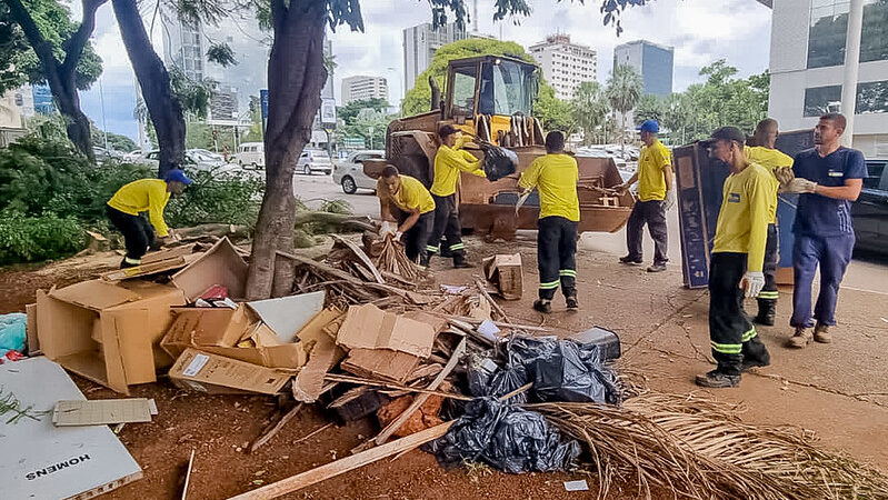 SCS recebe ação integrada de limpeza urbana para ajudar no combate à dengue