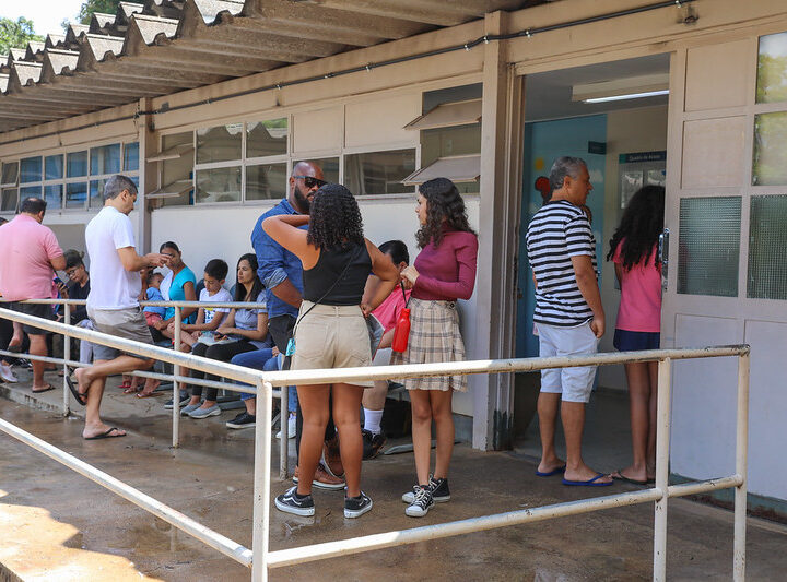 DF chega a dez mil doses de vacina contra a dengue aplicadas