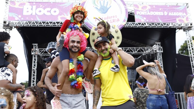 Blocos do DF celebram a multiplicidade do público carnavalesco