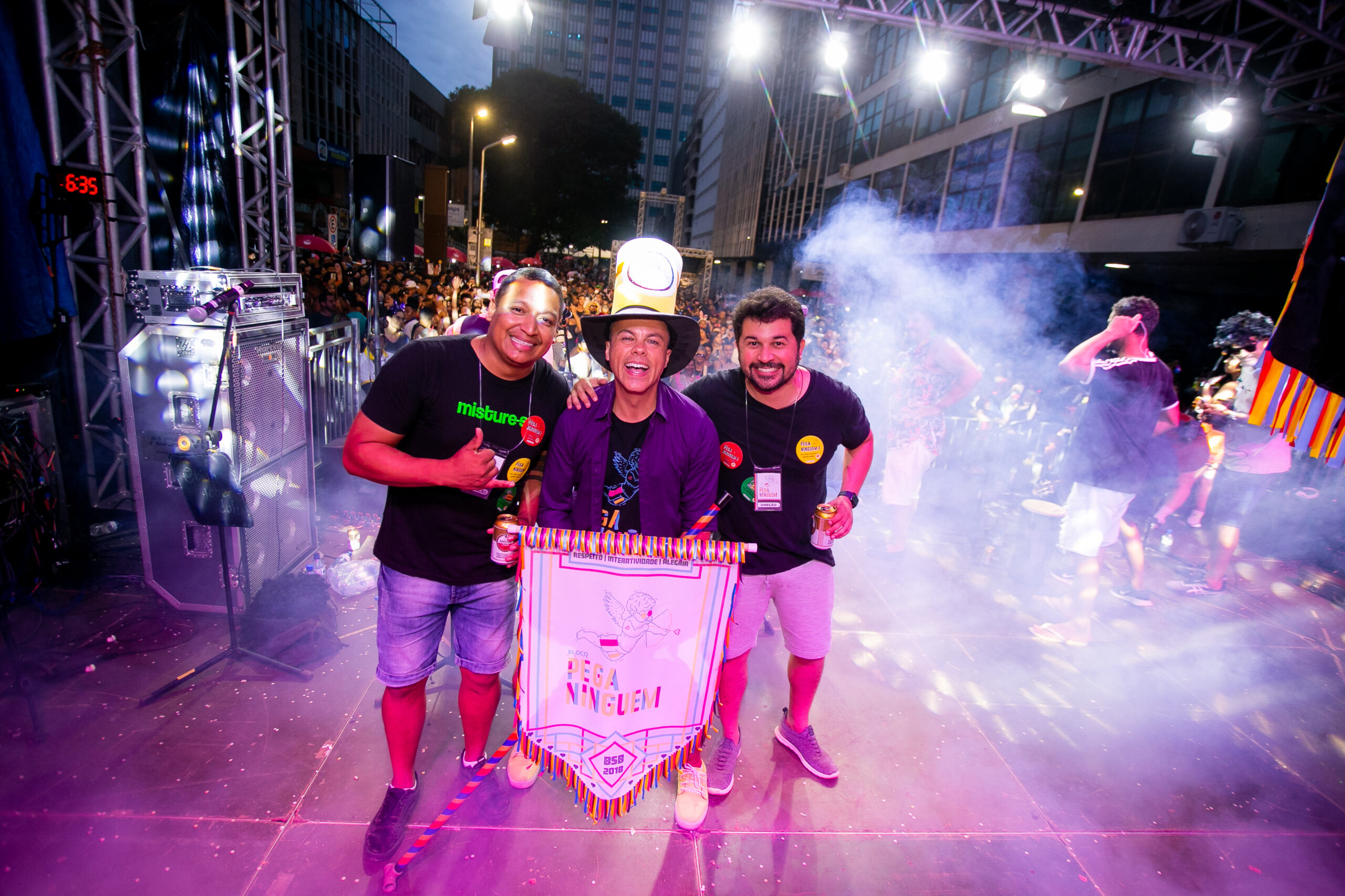 Bloco Pega Ninguém anima a terça-feira de carnaval com diversão e interação