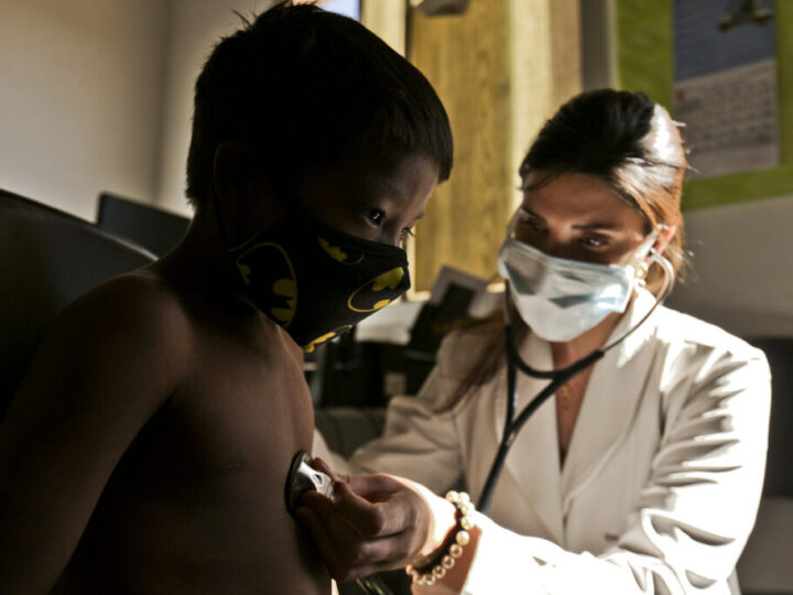 Dengue em crianças: saiba os sintomas, sinais de alerta e tratamento