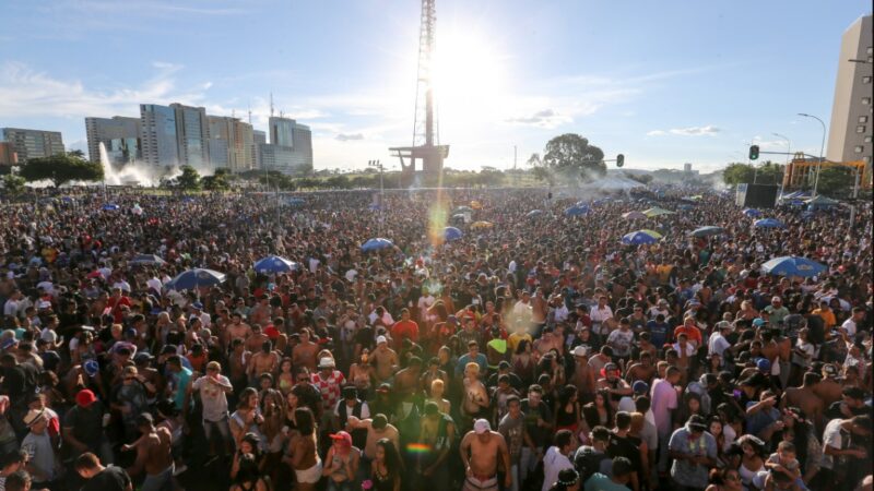 Folião deve ficar atento aos direitos do consumidor durante o Carnaval