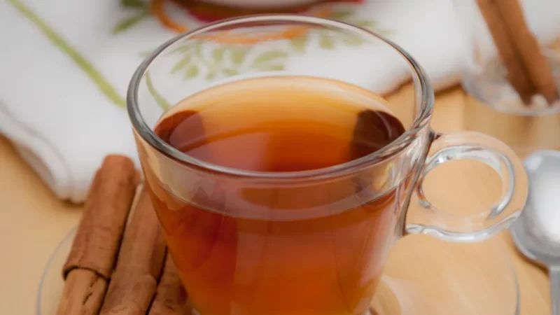 Descubra os Potenciais Benefícios da Água com Canela para o Emagrecimento