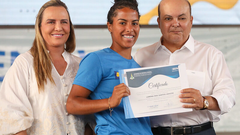 Mais 1,2 mil alunos se formam pelo RenovaDF e recuperam dezenas de equipamentos públicos