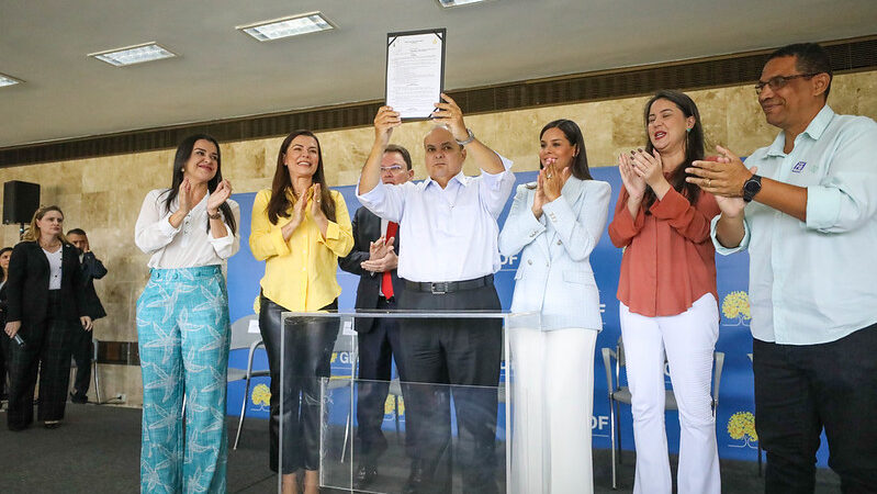 Reestruturação da carreira de assistência social terá investimento de R$ 145,1 milhões