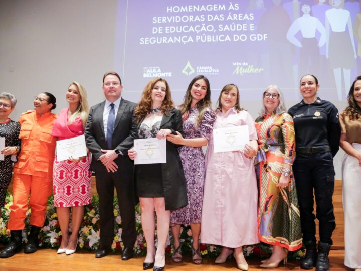 Servidoras do DF são homenageadas na CLDF