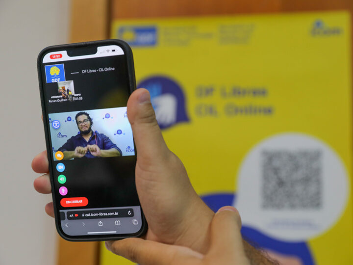 Atendimento online em Libras do GDF já atendeu mais de 4 mil pessoas