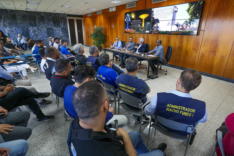 Administradores regionais do DF conhecem nova plataforma de atendimento 24 horas