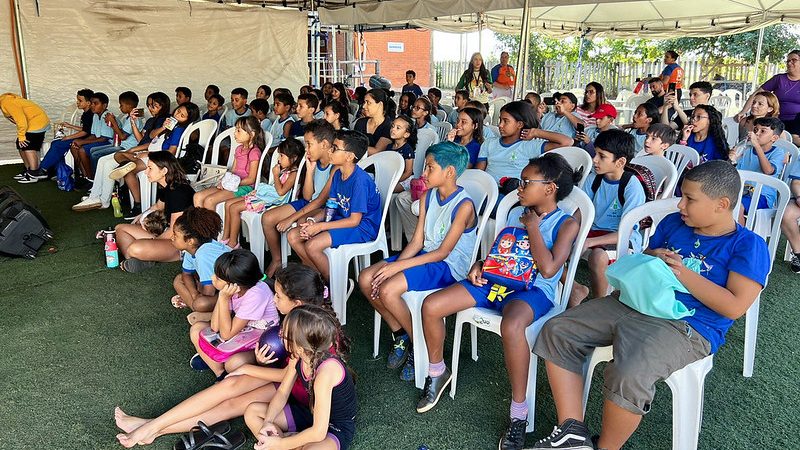 Projeto oferece oficina de brinquedos recicláveis a estudantes de São Sebastião