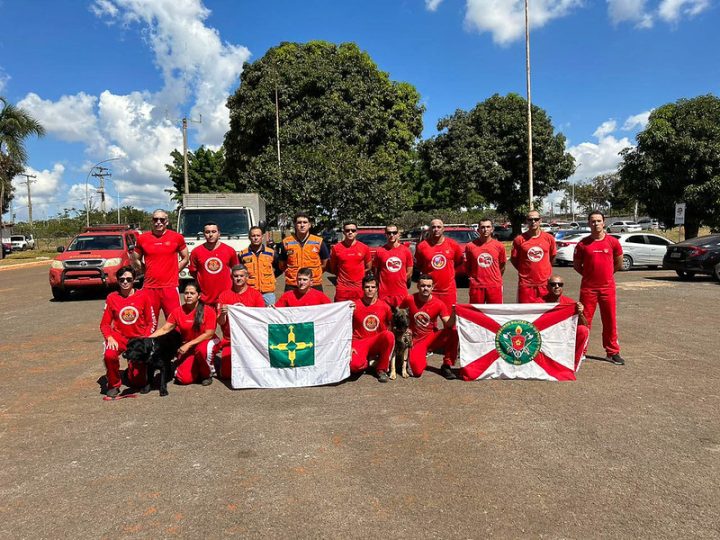 Segunda equipe do CBMDF que auxiliou vítimas de enchentes no RS retorna a Brasília