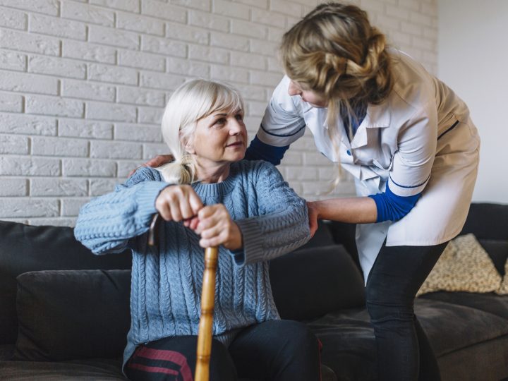 Doenças do outono: saiba como proteger a saúde dos idosos nesse período do ano
