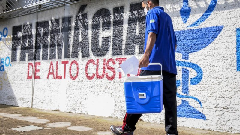 Mais de 10 mil pacientes recebem medicamentos em casa