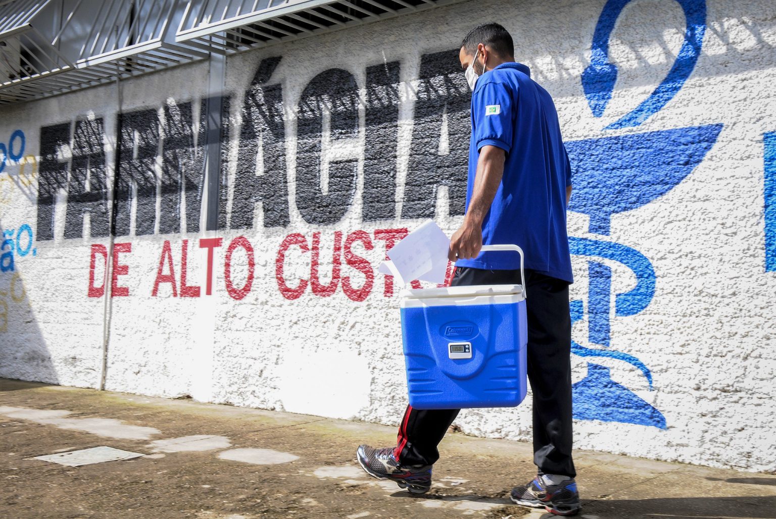 Mais de 10 mil pacientes recebem medicamentos em casa