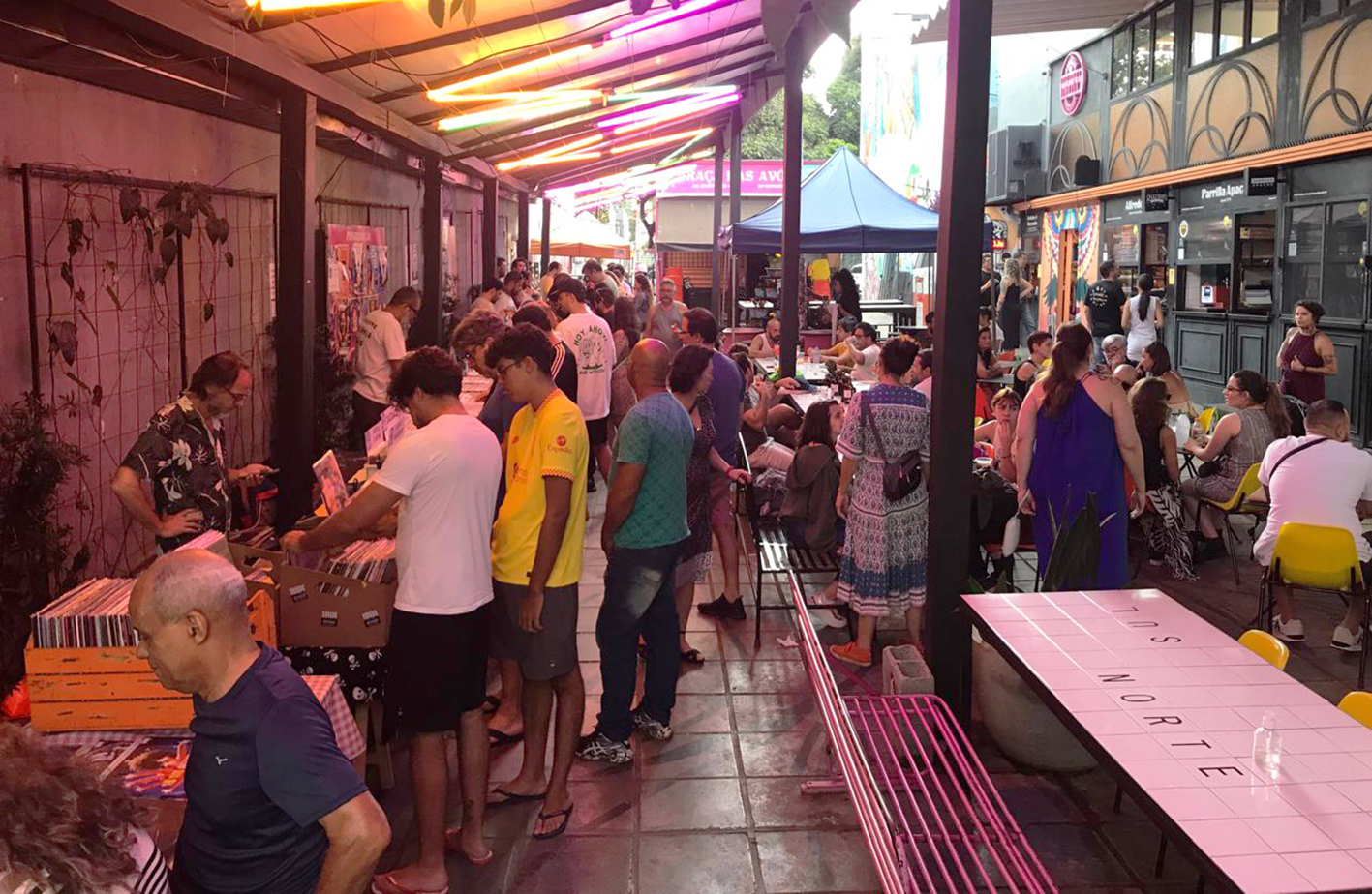 Feira de Discos volta ao Infinu com Gabriel Thomaz e 15 mil discos para garimpar