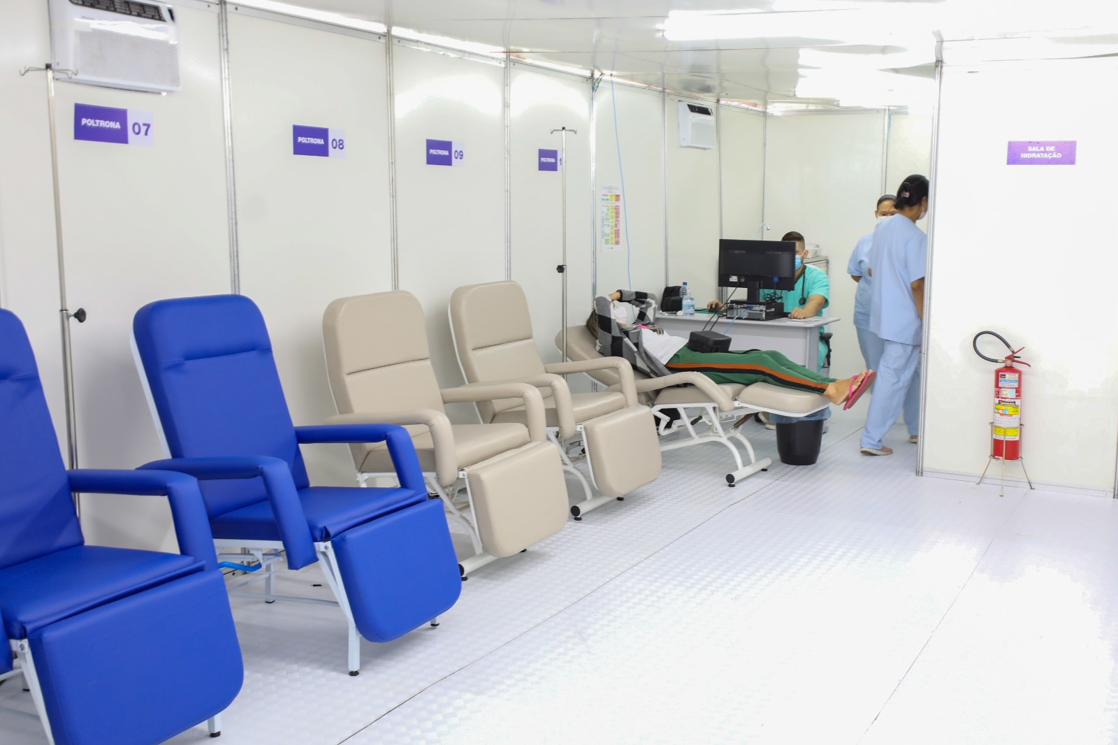 Tendas de acolhimento atenderam mais de 2,5 mil pacientes no fim de semana