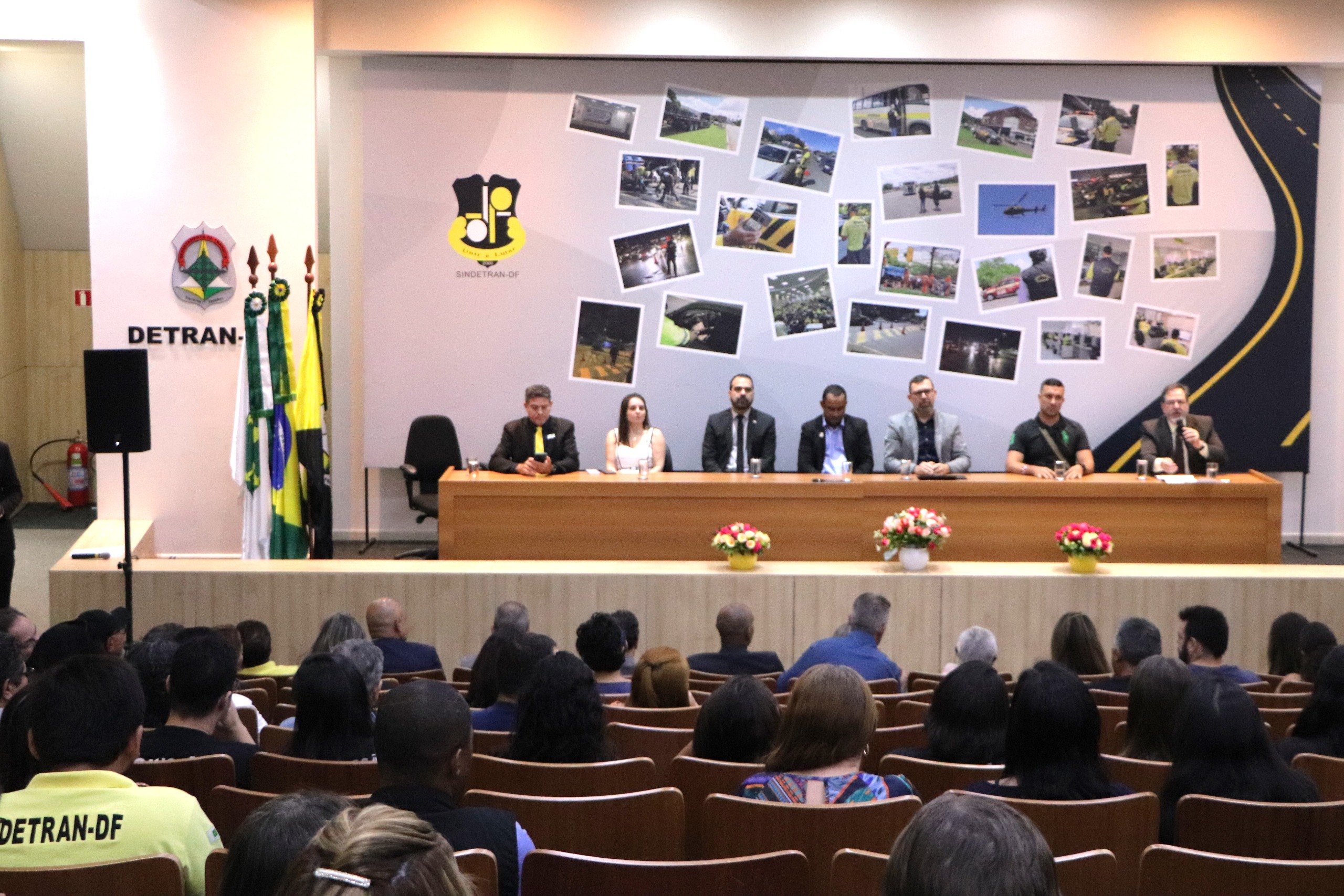Agentes de Trânsito do DF são homenageados no Dia Distrital da categoria