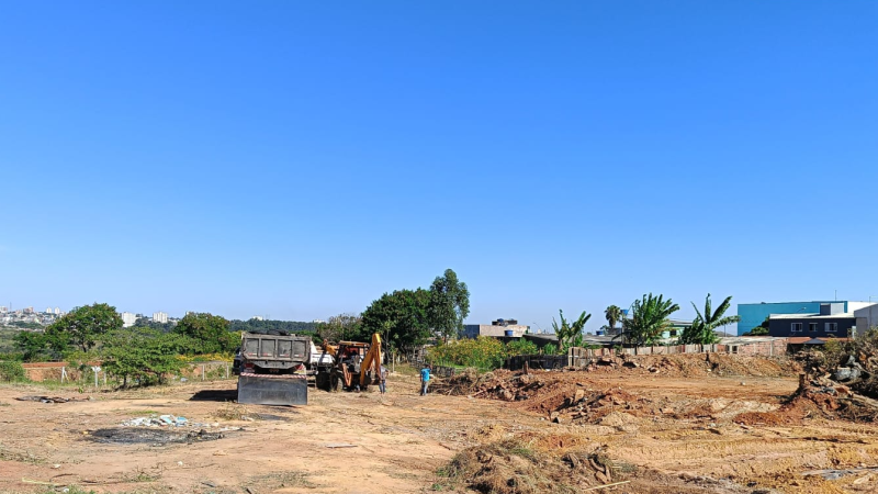 GDF inicia construção de campo de futebol society no Pôr do Sol