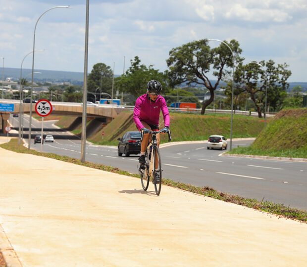 Secretaria Obras assume construção de ciclovias no DF