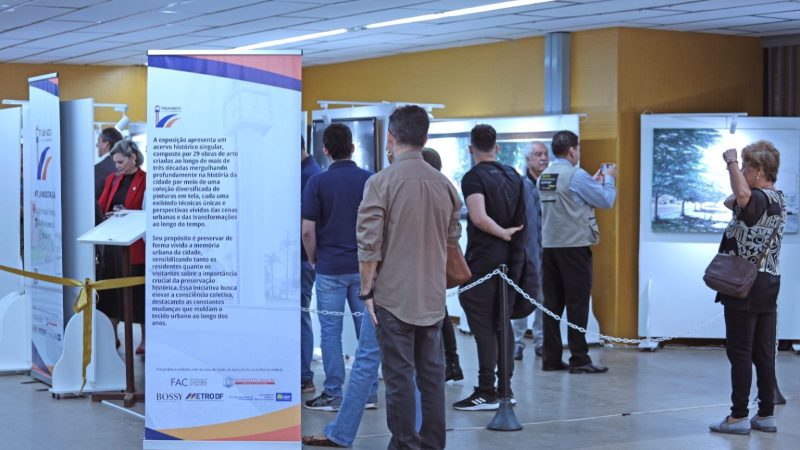 Mostra de arte na estação de metrô Praça do Relógio celebra aniversário de Taguatinga