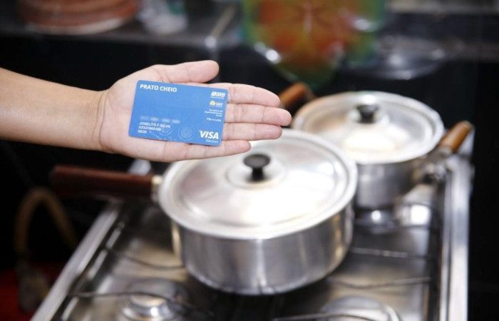 Mais de 1.700 Cartões Prato Cheio Bloqueados: Regularize Sua Situação para Receber o Benefício!