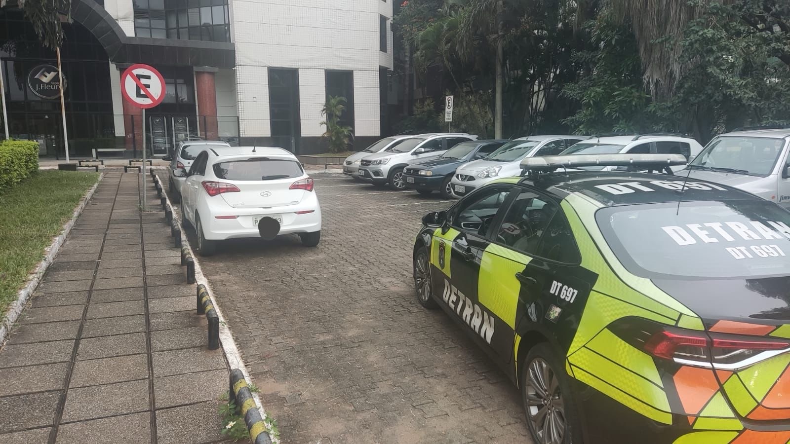 Detran Intensifica operação de fiscalização contra estacionamento irregular no DF