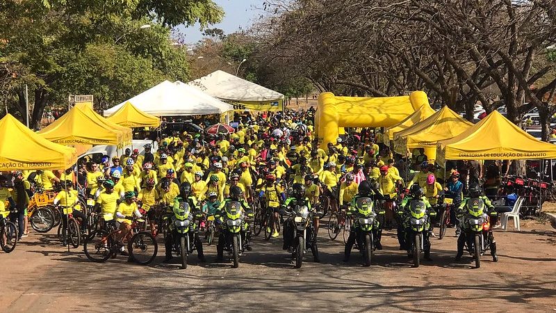 Ciclistas do DF: pedalar com segurança e conhecimento é essencial!
