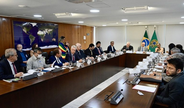 Governo Federal Agiliza Recontratação de Profissionais para Combate a Incêndios