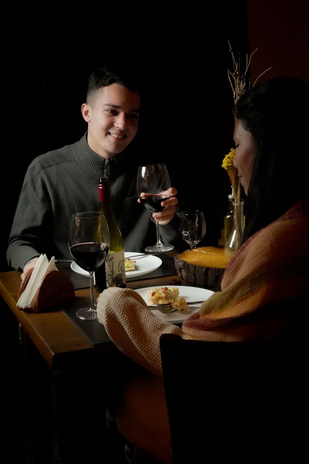 Horta Cozinha Criativa esquenta o inverno com noite de pizza, vinho e jazz