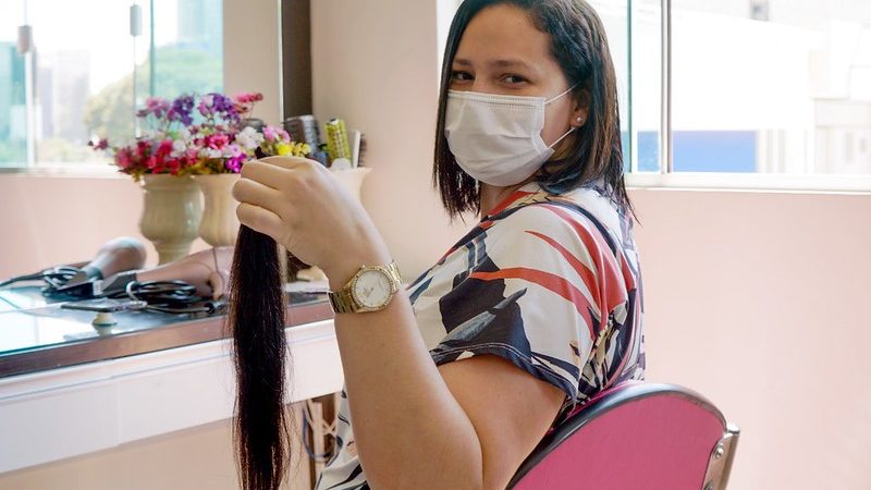 Novo selo reconhece salões que doam cabelos para pacientes em tratamento