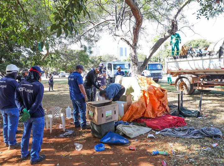 Ação do GDF leva acolhimento e serviços a pessoas em situação de rua no Plano Piloto
