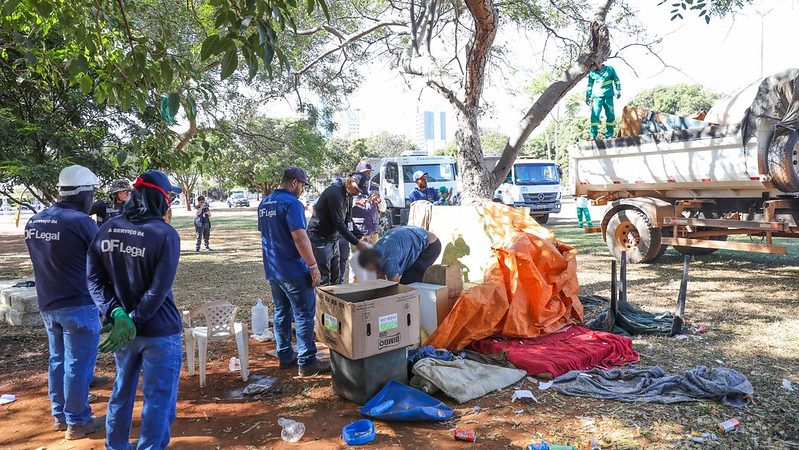 Ação do GDF leva acolhimento e serviços a pessoas em situação de rua no Plano Piloto