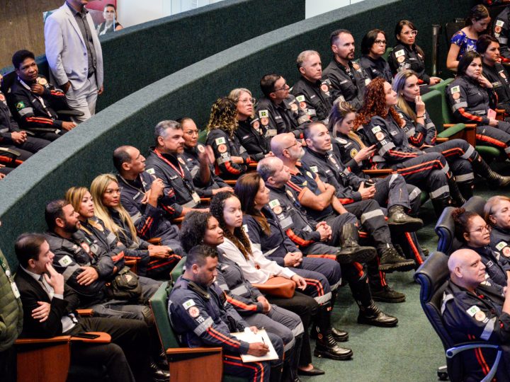 Câmara Legislativa do DF homenageia o Samu-DF pelos seus 19 anos