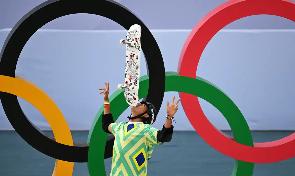 Augusto Akio conquista o bronze em Paris 2024