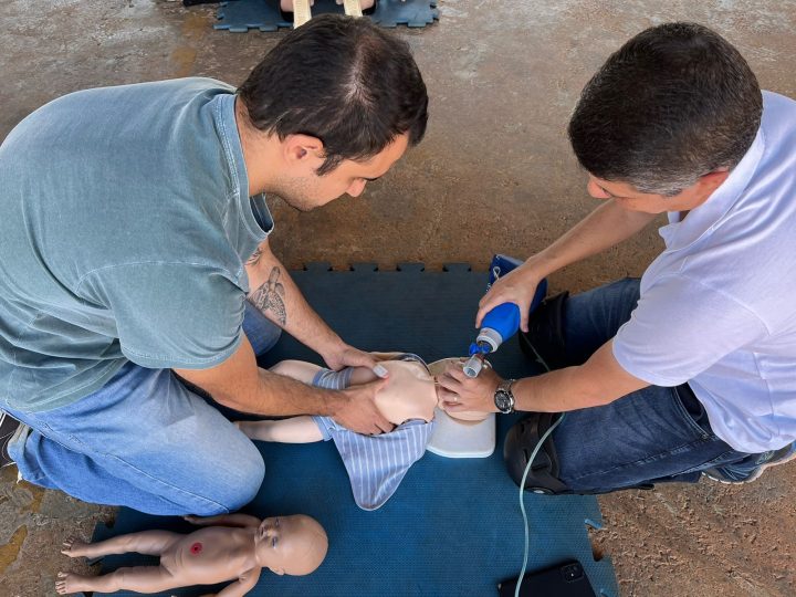 Estudantes de medicina levam primeiros socorros para escola em Samambaia