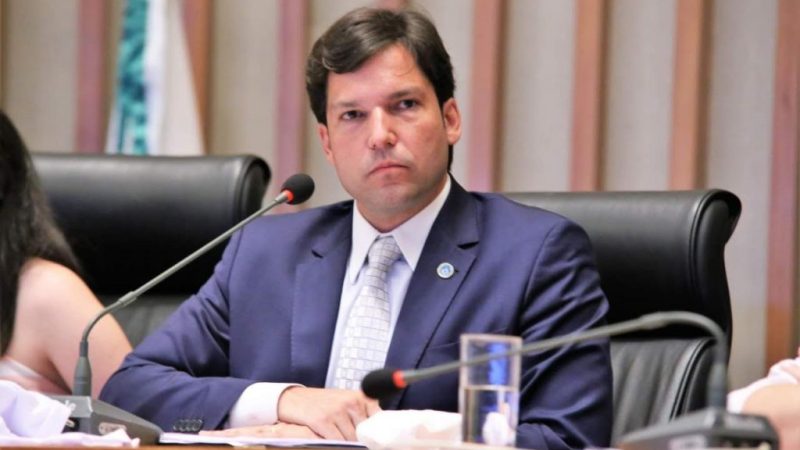 Robério Negreiros solicita reforma urgente do Estádio Augustinho Lima
