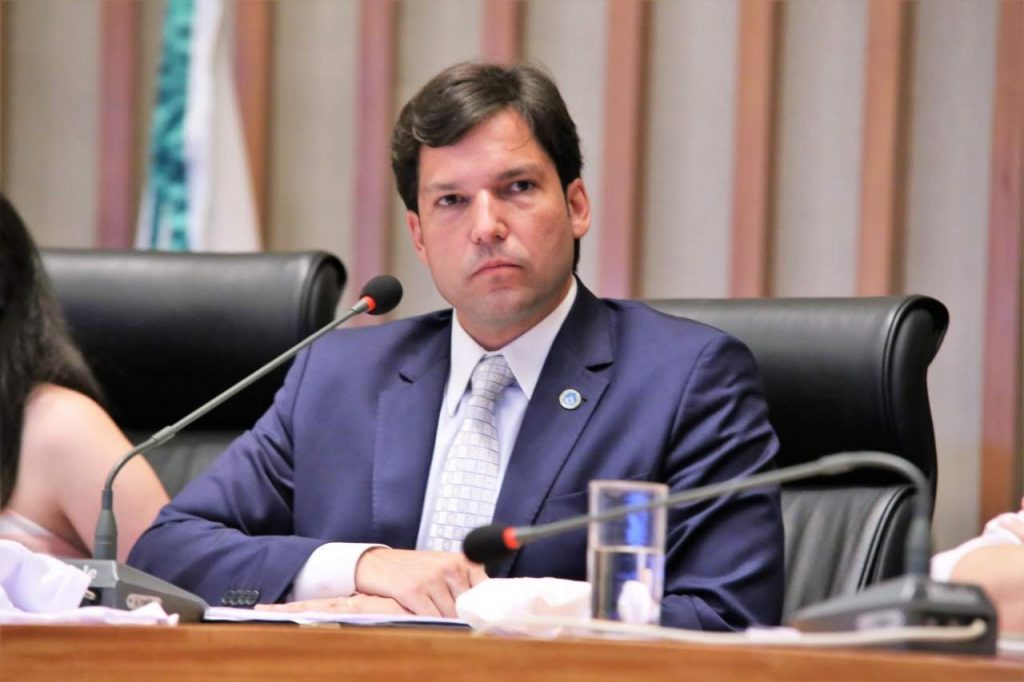 Robério Negreiros solicita reforma urgente do Estádio Augustinho Lima