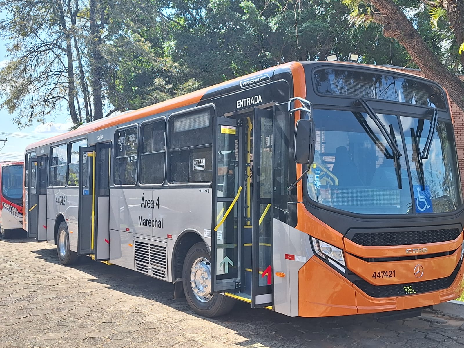 Brasília ganha 78 novos ônibus e renova frota do transporte público