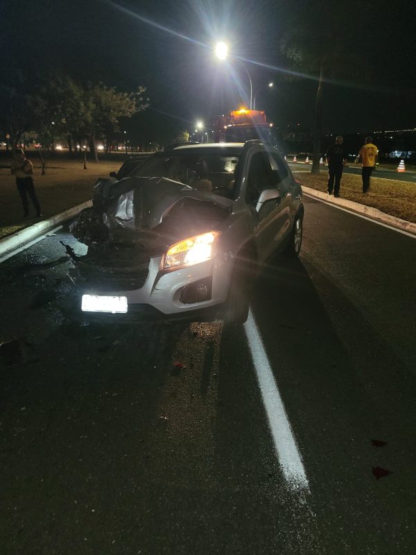 O Detran-DF intensificou as ações de fiscalização e flagrou dezenas de condutores alcoolizados nas ruas do Distrito Federal. Um motorista chegou a colidir com uma viatura do Detran. Saiba mais sobre as consequências de dirigir embriagado. 